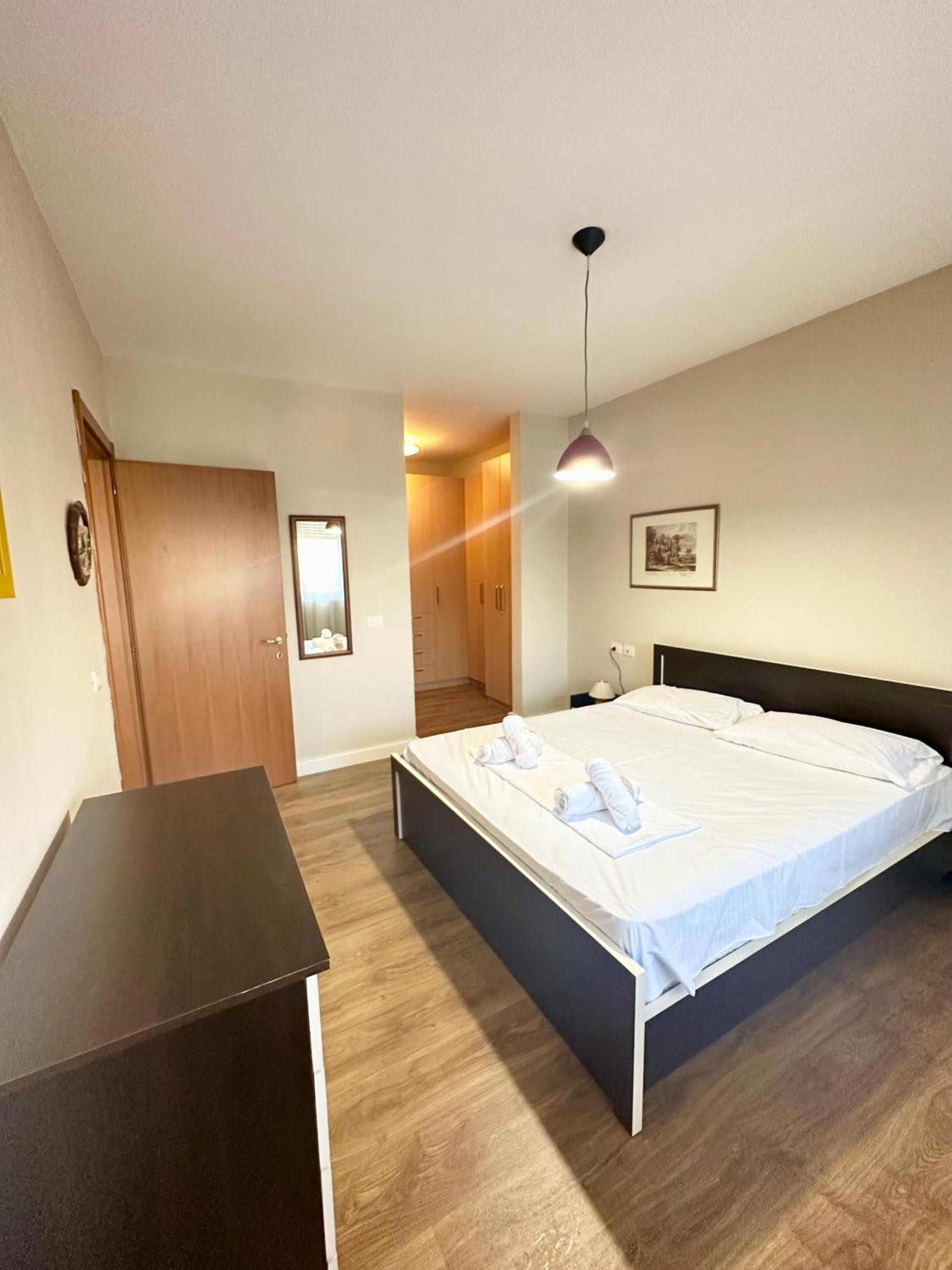 Kk Apartment Air Albania-Centrally Located ติรานา ภายนอก รูปภาพ