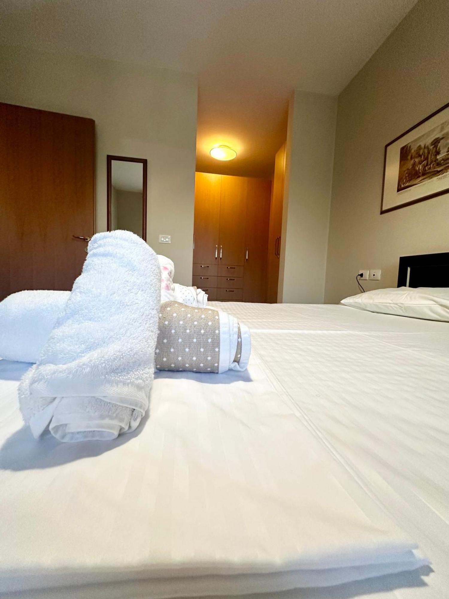 Kk Apartment Air Albania-Centrally Located ติรานา ภายนอก รูปภาพ